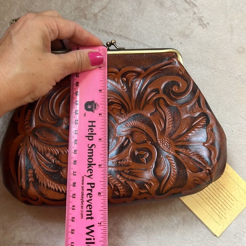 Like New!!! Patricia Nash Leather Snap Wristlet with Registration Card - Picture 12 of 12